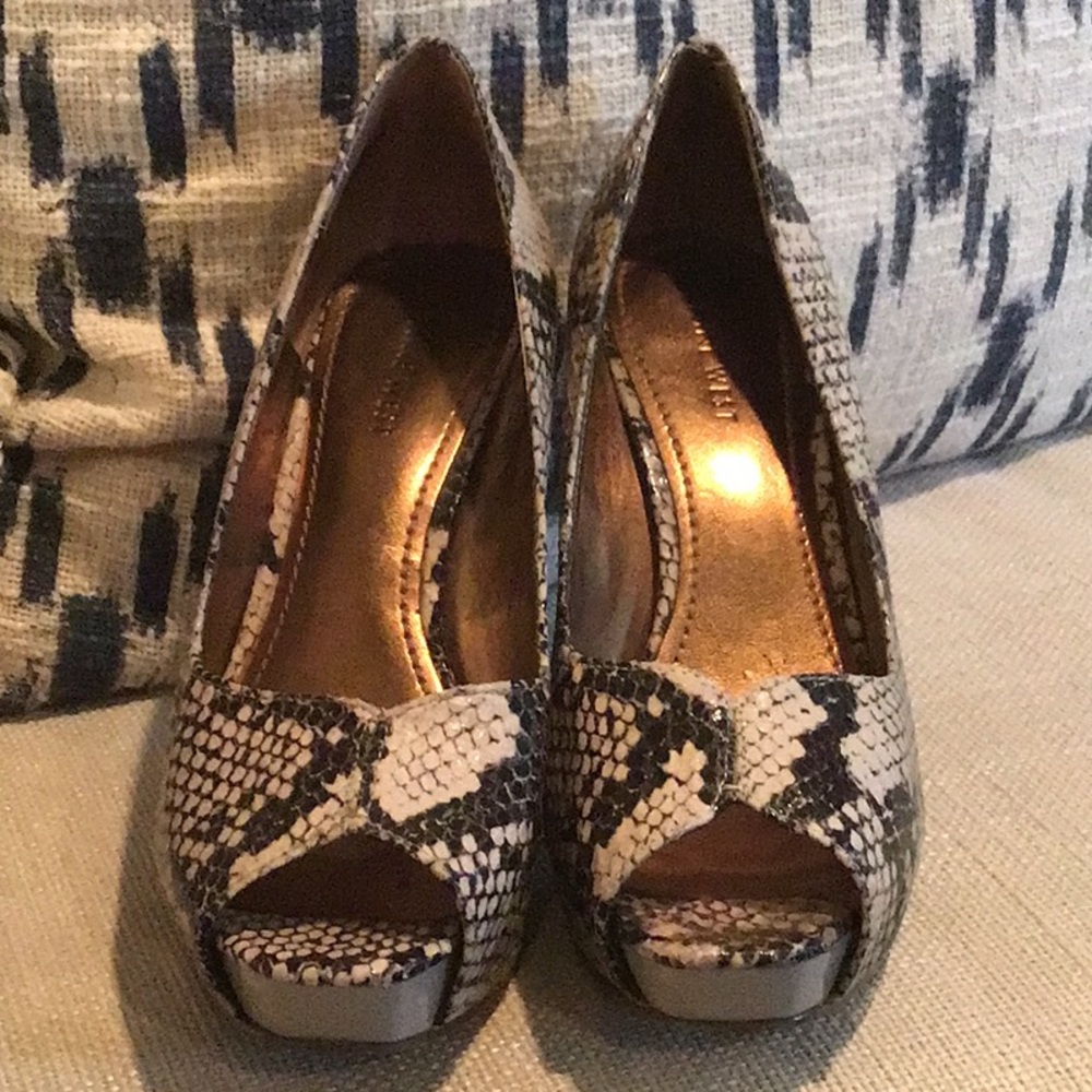 Nine West pumps faux snake print - Picture 2 of 9